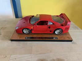 Modellauto Ferrari F40 1987 Burago rot gebrauchter Zustand
