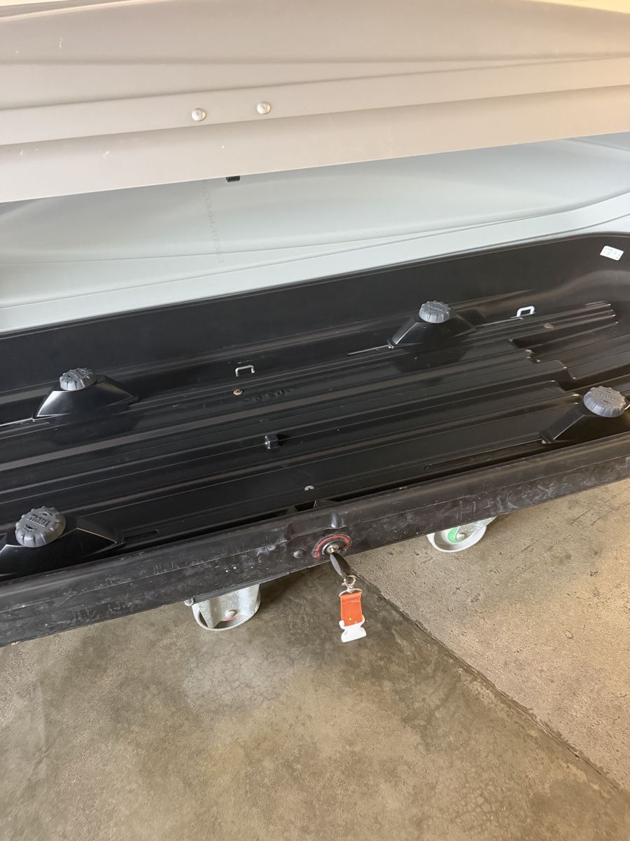 Thule Coffres de toit: Dachbox Thule Atlantis 600 silber  – D'occasion à Dietikon par ermfam9 7