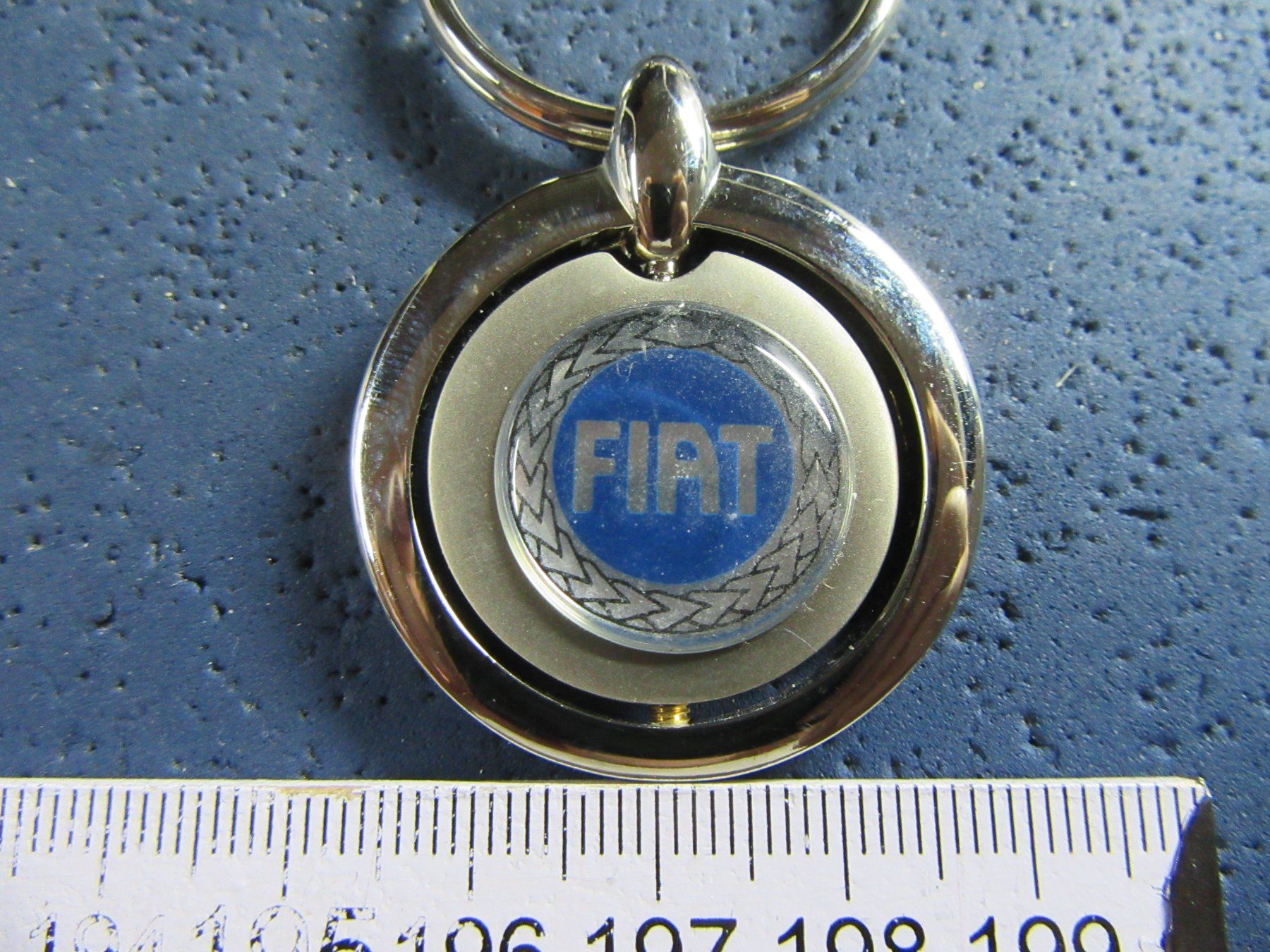 Fiat Schlüsselanhänger & - bänder: FIAT AUTO LOGO SCHLÜSSELANHÄNGER "TRÜLLI" CHROMIC – Gebraucht aus Ettingen von Hausi4711 1