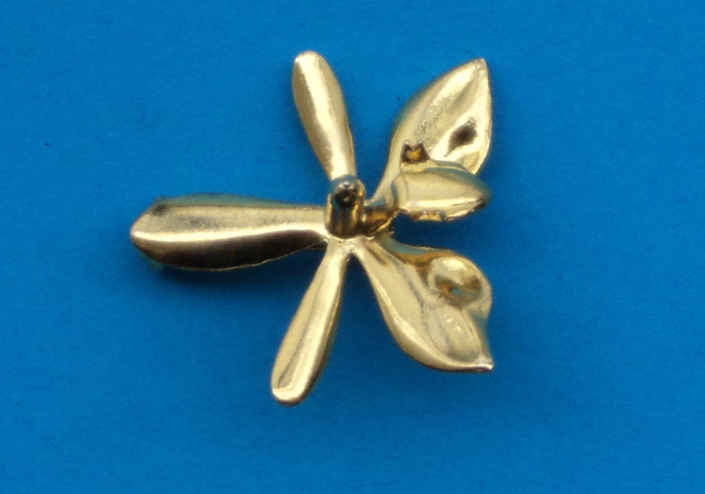 Spille & Fermagli: kleine goldfarbene Brosche (Orchidee) – Usato da Sachseln venduto da bru_pj82 2