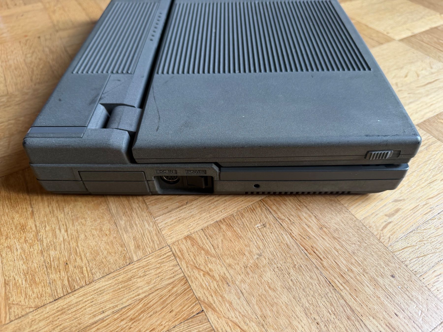 Commodore PC: Commodore C286-LT Laptop – Usato da Adliswil venduto da synchrot 5