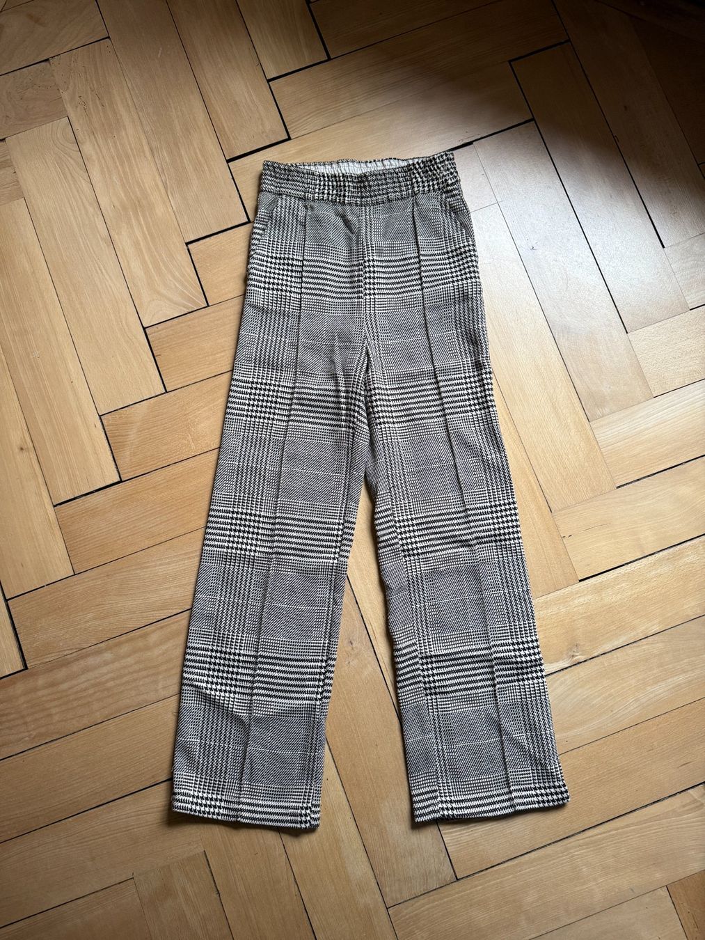 H&M Pantaloni: High Waist Hose beige kariert 34 – Usato da Zürich venduto da Diazaio