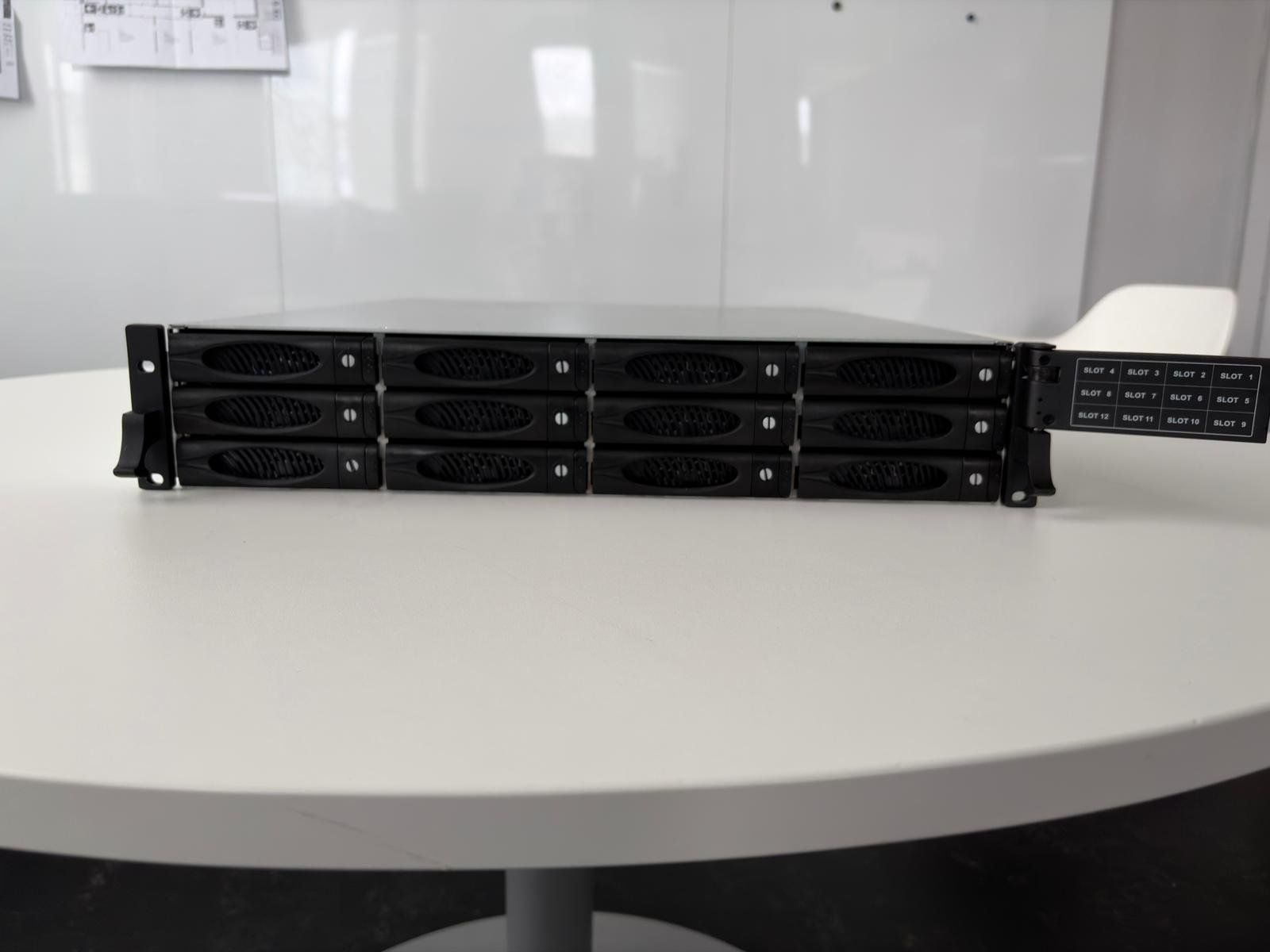 Serveurs: ACTi Proware NAS RAID Storage Bundle, 12-Bay + 16-Bay – D'occasion à Olten par VJii-Productions 1