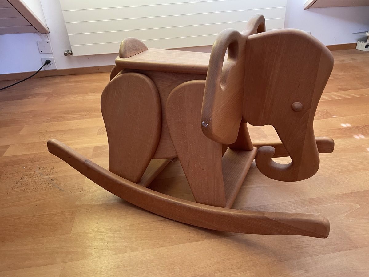 Jouets: Schaukel Elefant Holz neuwertig – Neuf (Voir description) à Winterthur par u22 1