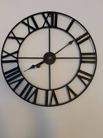 Wanduhr schwarz Metall