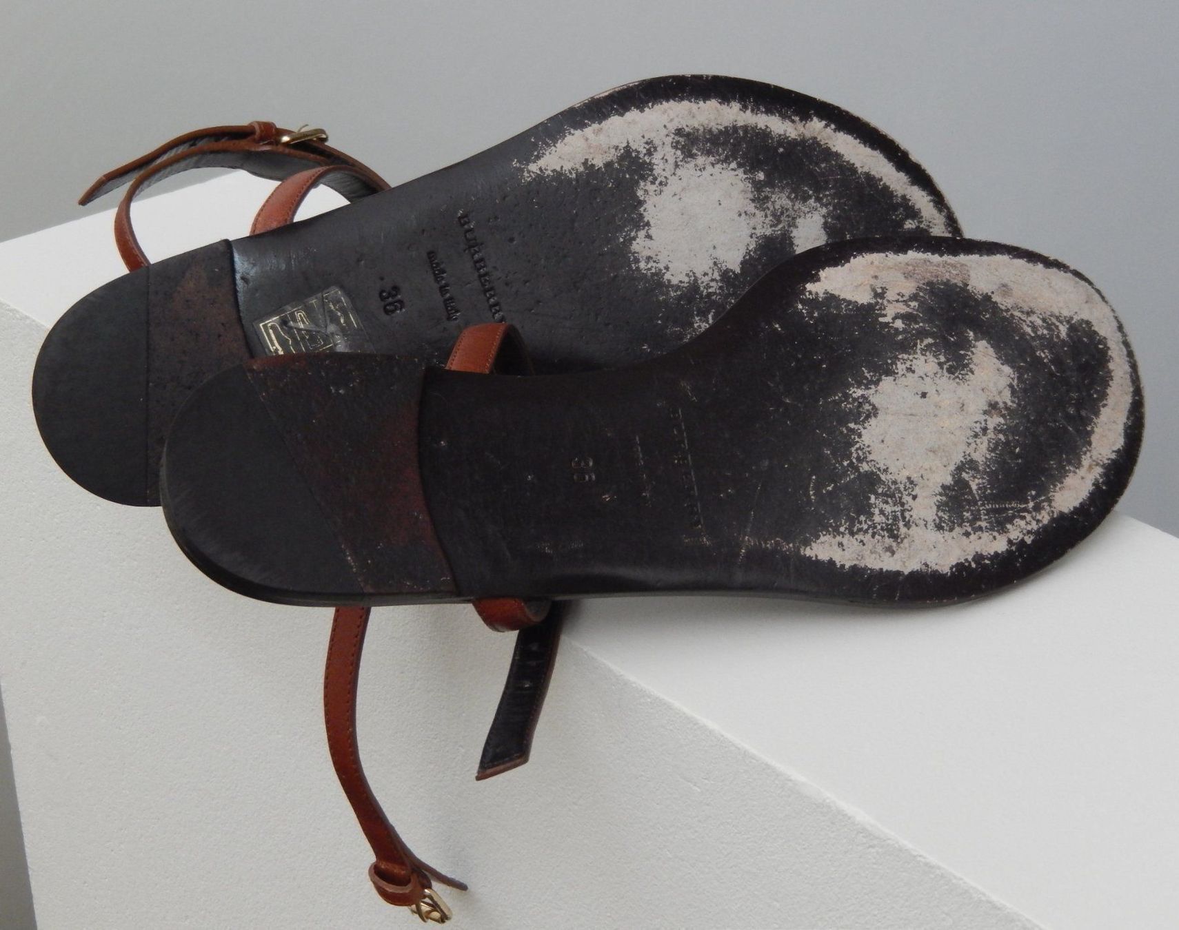 Burberry Damenschuhe: Orig. BURBERRY Leder Sandalen Gr.36 – Gebraucht aus Tuggen von vivira 7