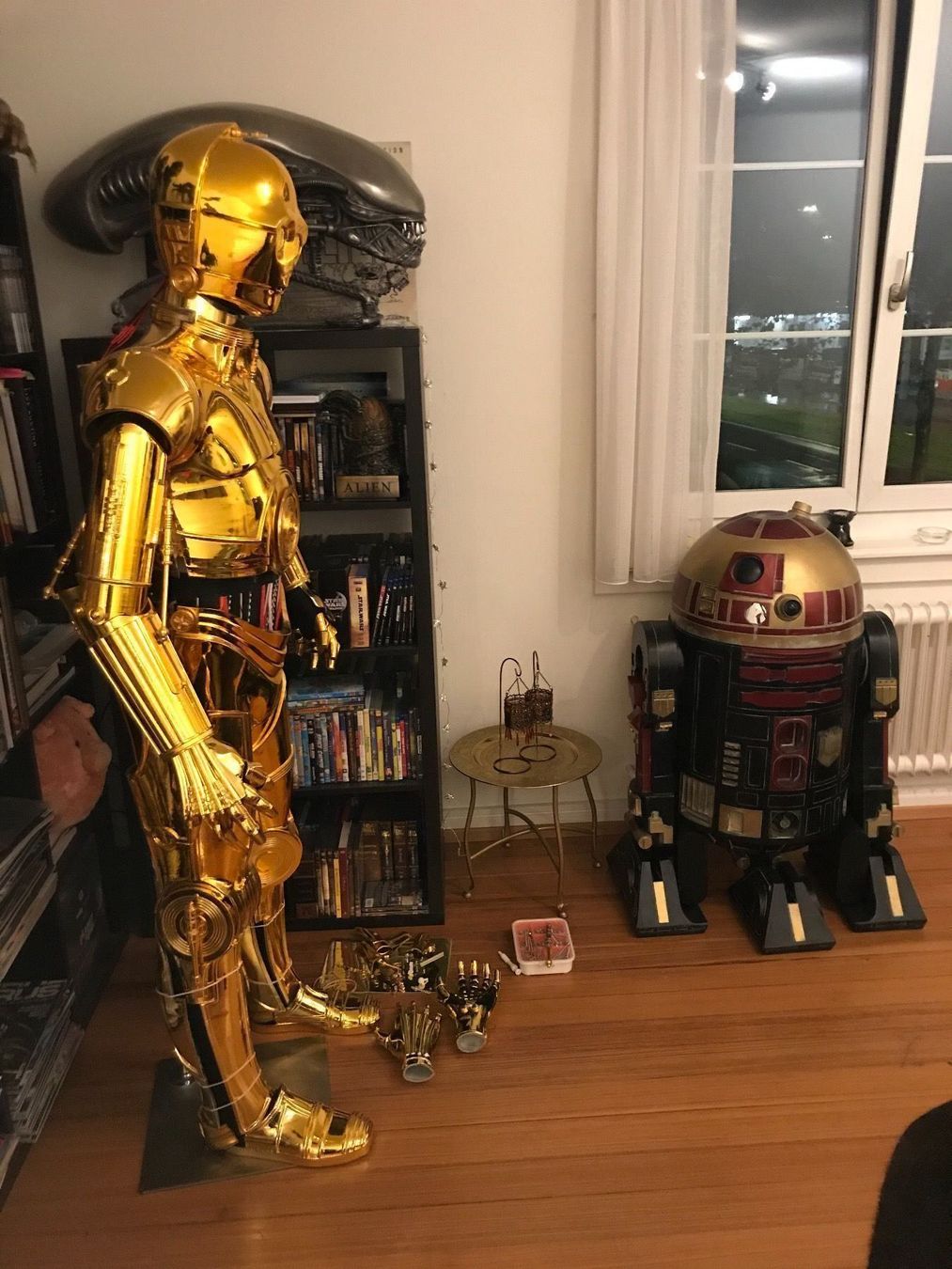 Statuette: 1:1 C3PO Roboter & Astromech Star Wars – Usato da Schlieren venduto da Moviepropde