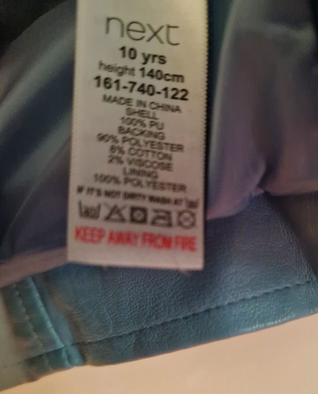 Next Vestes & Manteaux: Next Jacke hellblau Kunstleder Grösse 140  – D'occasion à Lostorf par catja06 1