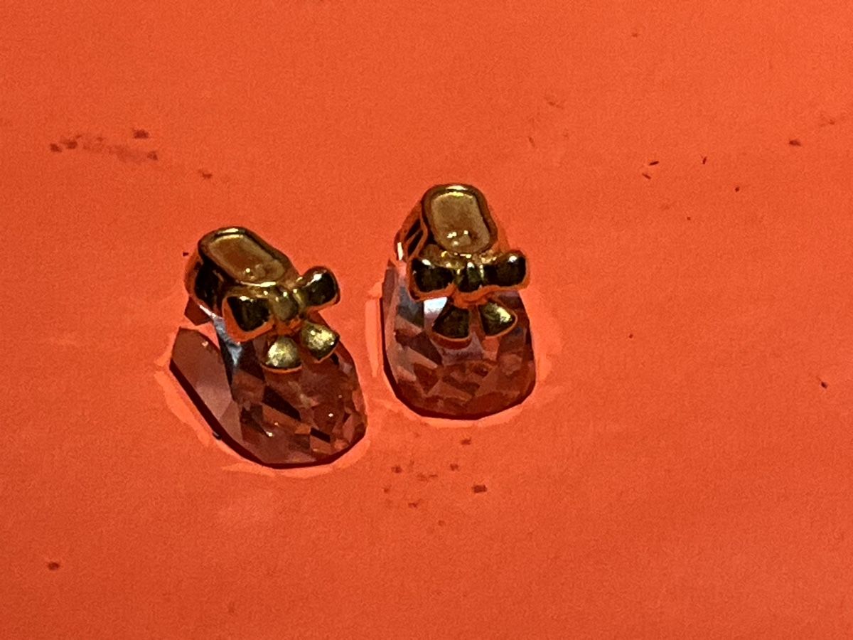 Swarovski Statuette: Swarovski Baby Schuhe – Nuovo (secondo la descrizione) da Oberglatt ZH venduto da Multimix 1