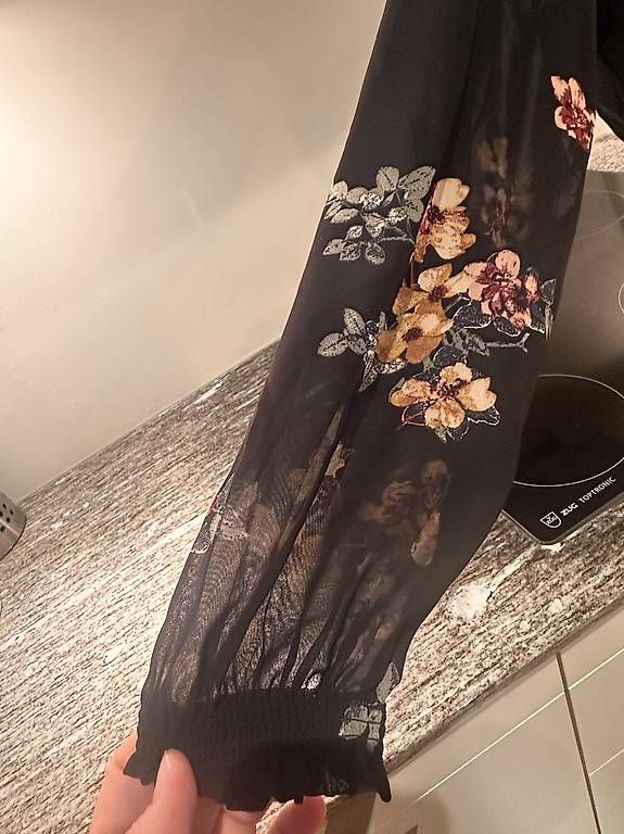 Vero Moda Vestiti: Vero Moda Kleid, Grösse M, Blumenmuster – Usato da Wallisellen venduto da Udj93 2