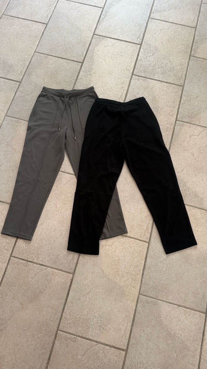 Mango Pantaloni: 2 Paar Hosen Mango – Nuovo (secondo la descrizione) da Ennetbaden venduto da Ansano 1