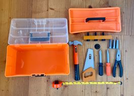 Boite à outils jouet avec accessoirs en très bon état