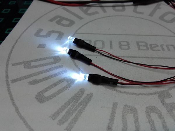 Componenti elettronici: Flacker-LED weiss verkabelt – Nuovo (secondo la descrizione) da Luzern venduto da Salefactory 1