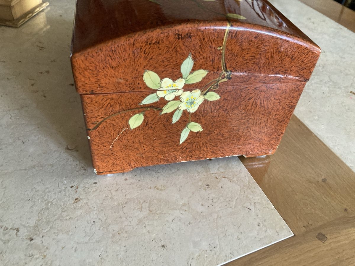 Truhen: Coffre chinois fait mains Décoré de Fleurs – Gebraucht aus Bursinel von SeveralLives 4