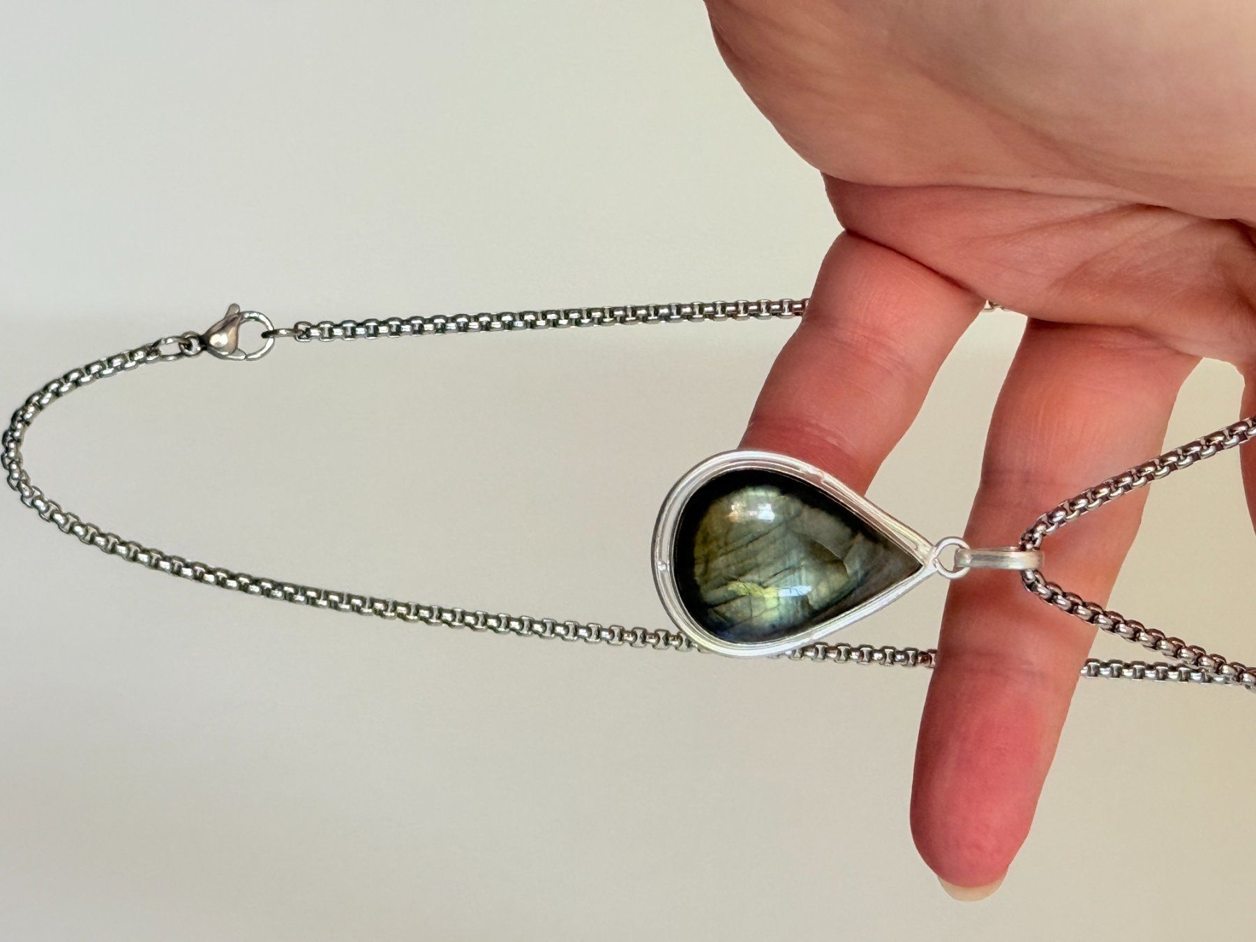 Catenine: Pendentif Labradorite  - Élégant & Unique – Nuovo e nell'imballaggio originale da Genève venduto da AWWA 7