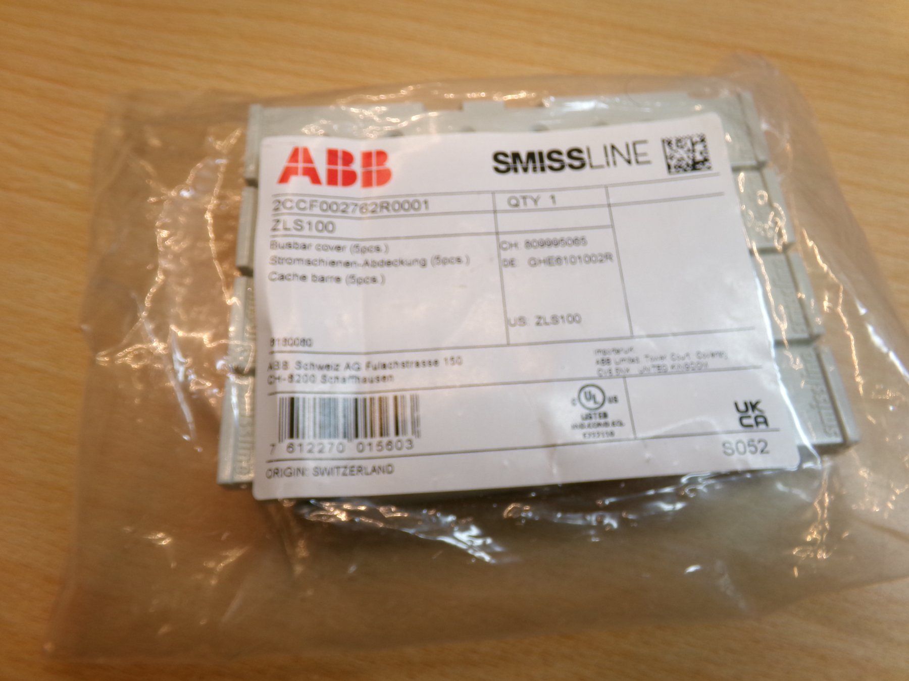 ABB Interruttori: Stromschienenabdeckung ZLS100 ABB-smissline-S – Nuovo e nell'imballaggio originale da Hombrechtikon venduto da HGK50