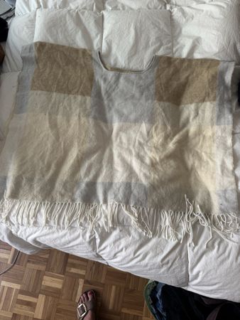 Poncho carreaux beige gris clair franges taille unique