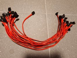Diverse SATA-III Datenkabel rot gewinkelt