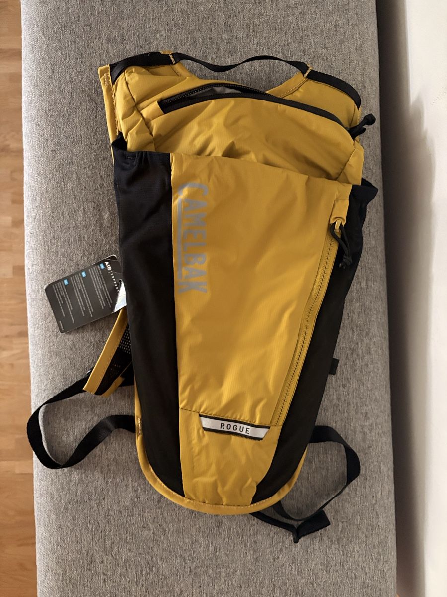 Camelbak Zaini: Zaino Camelbak Rogue 7l - Yellow without bladder – Nuovo (secondo la descrizione) da St. Gallen venduto da Sonja-SG