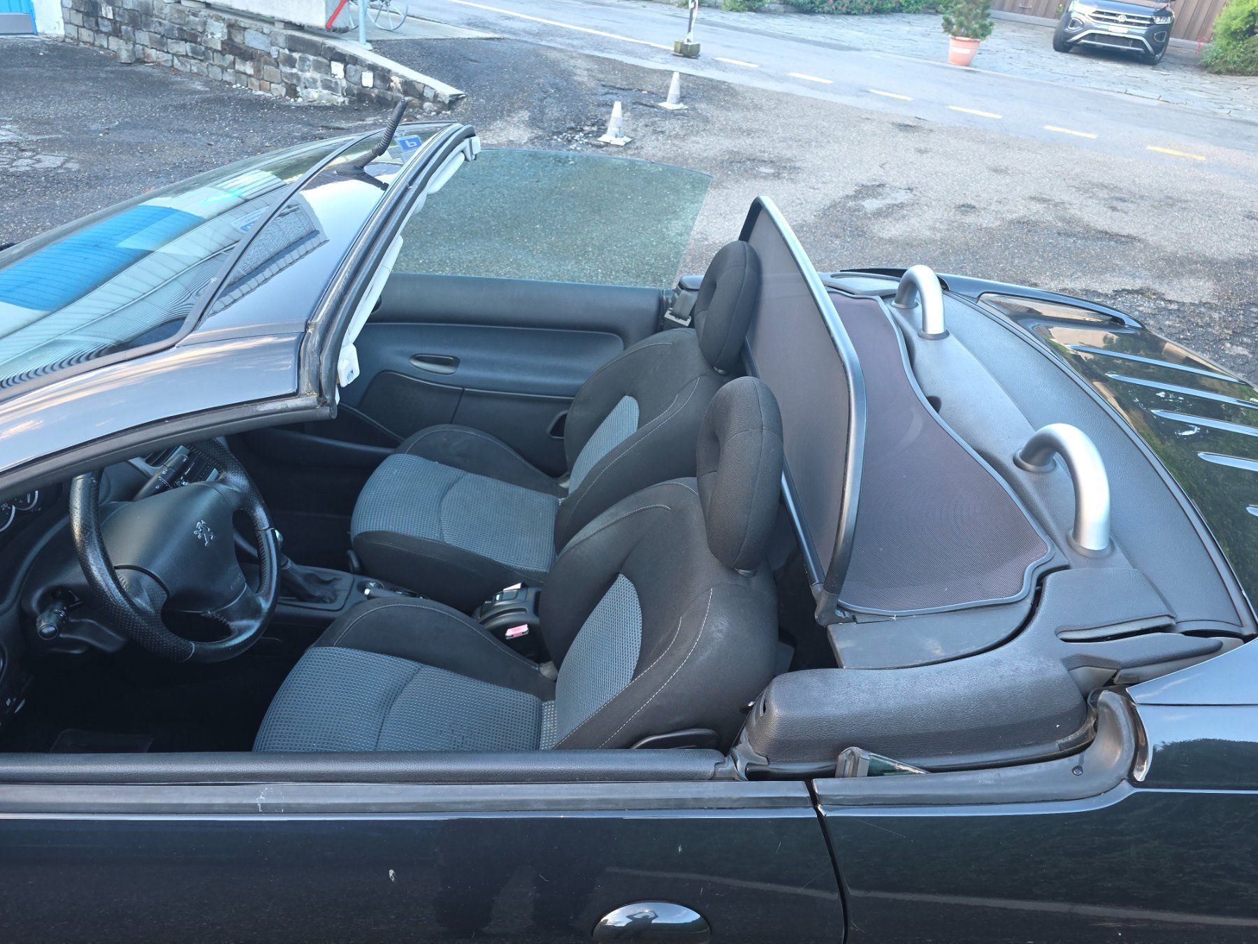 Peugeot Automobili: Peugeot 206 cc cabrio 1.6 – Usato da Inwil venduto da tutu2012 6