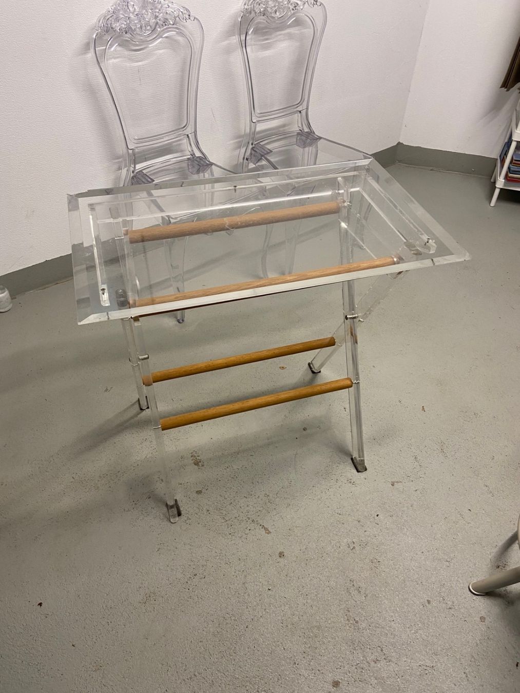 Tavoli: Plexiglas Serviertisch – Usato da Wald ZH venduto da Dorita777777