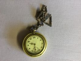 antike Taschenuhr mit Schutzhülle und Uhrenkette, ohne Glas