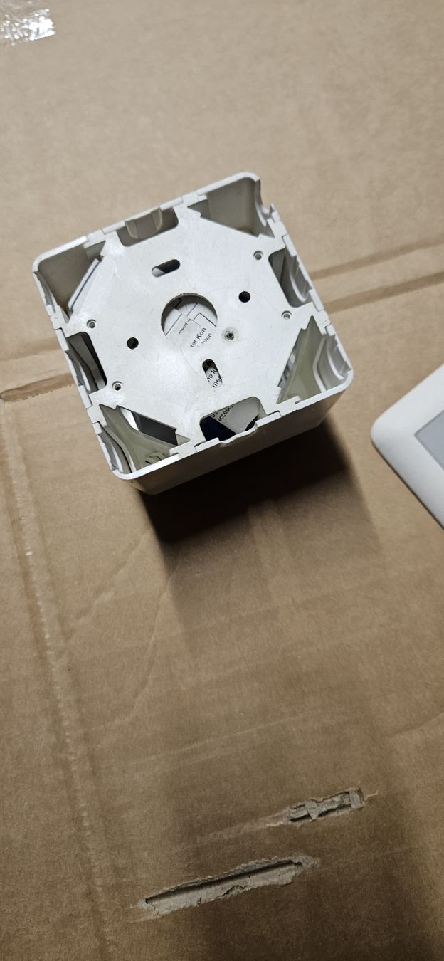 Feller Spine: Elektro-Material Schalter & Steckdose  – Usato da Baar venduto da Vel...Baar45 3