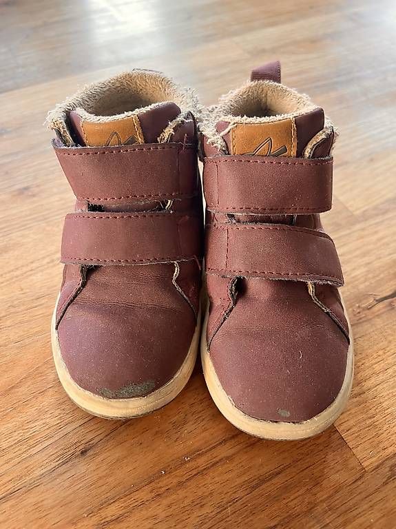 Schuhe für Jungen: Schuhe Gr. 23  – Gebraucht aus Zürich von esp_v7ml