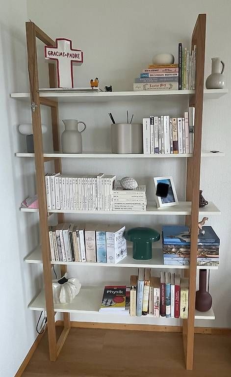 Étagères: Neues Bücherregal – D'occasion à Zürich par liv_tqj7