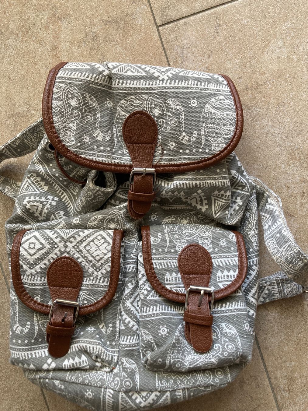 Zaini: Rucksack mit Elefantenmuster, Chicorée – Usato da Gelterkinden venduto da froggy80