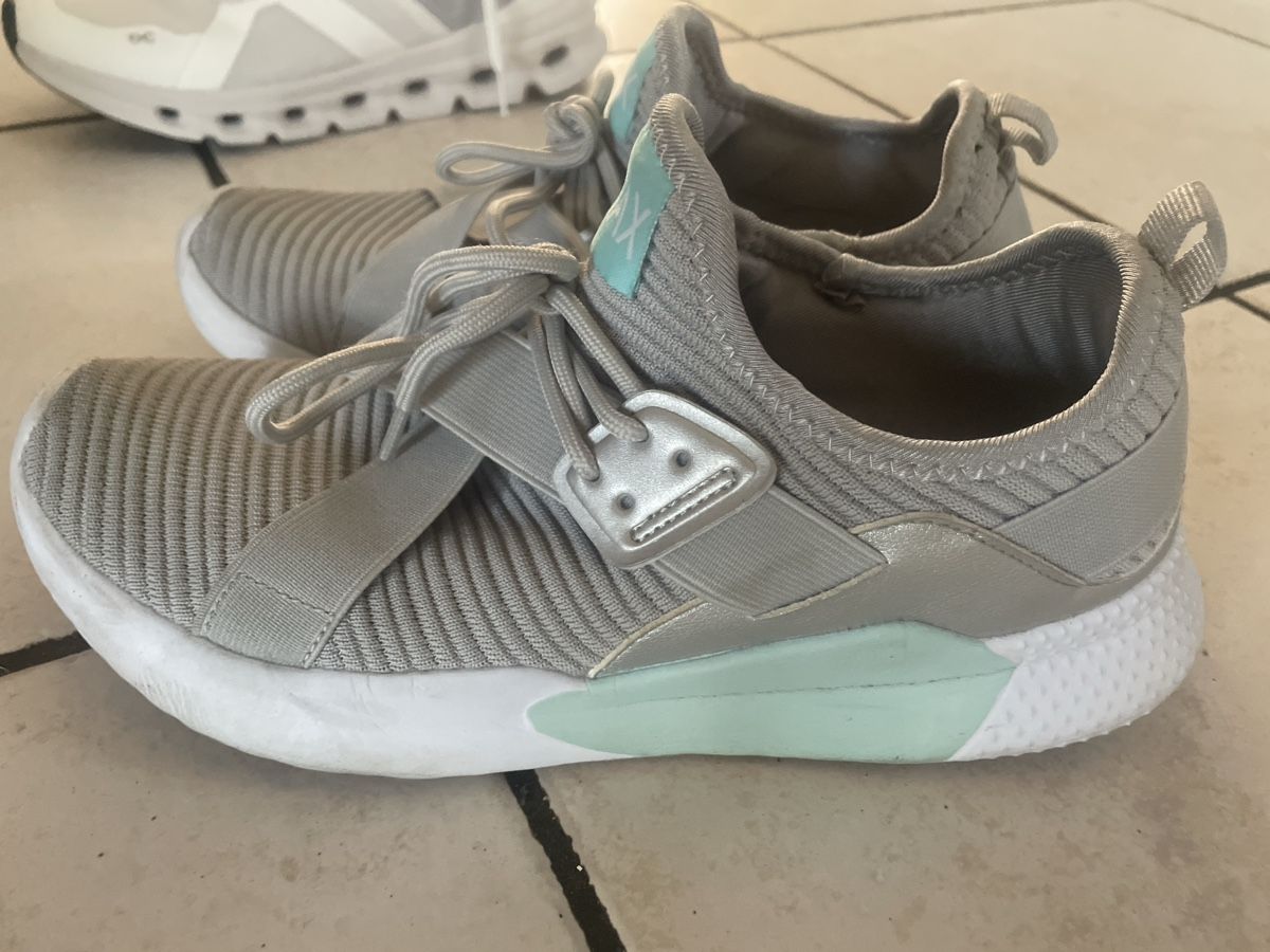 Scarpe da donna: MAX Sneakers  Gr.39, Grau, Damenschuhe, – Usato da Obergerlafingen venduto da cabo4