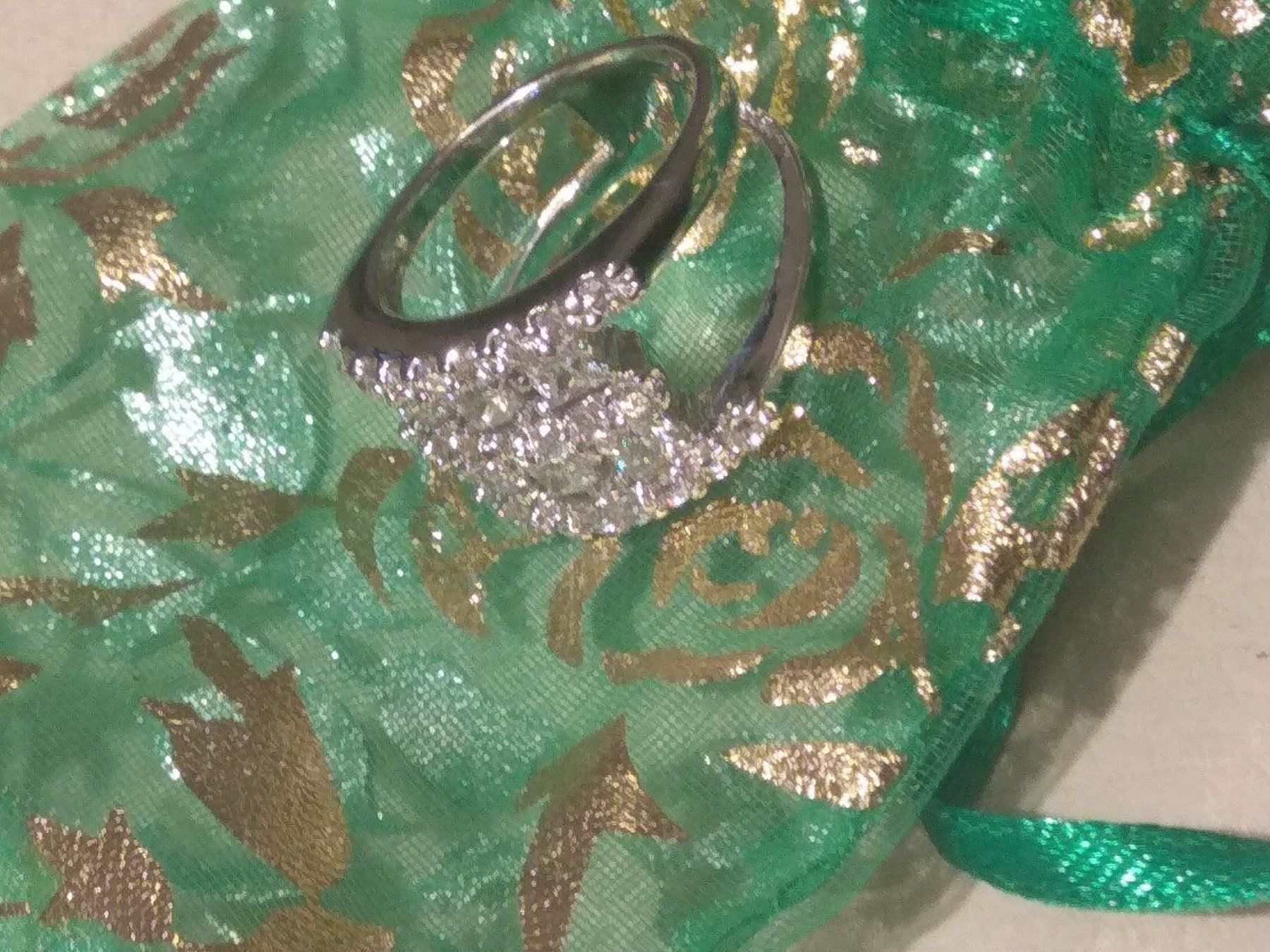 Anelli: Traumring mit Strass Steinen Gr. 52 – Nuovo e nell'imballaggio originale da Münchenbuchsee venduto da Daniel0133 3