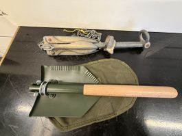 Ancre pliante avec chaîne et pelle tactique