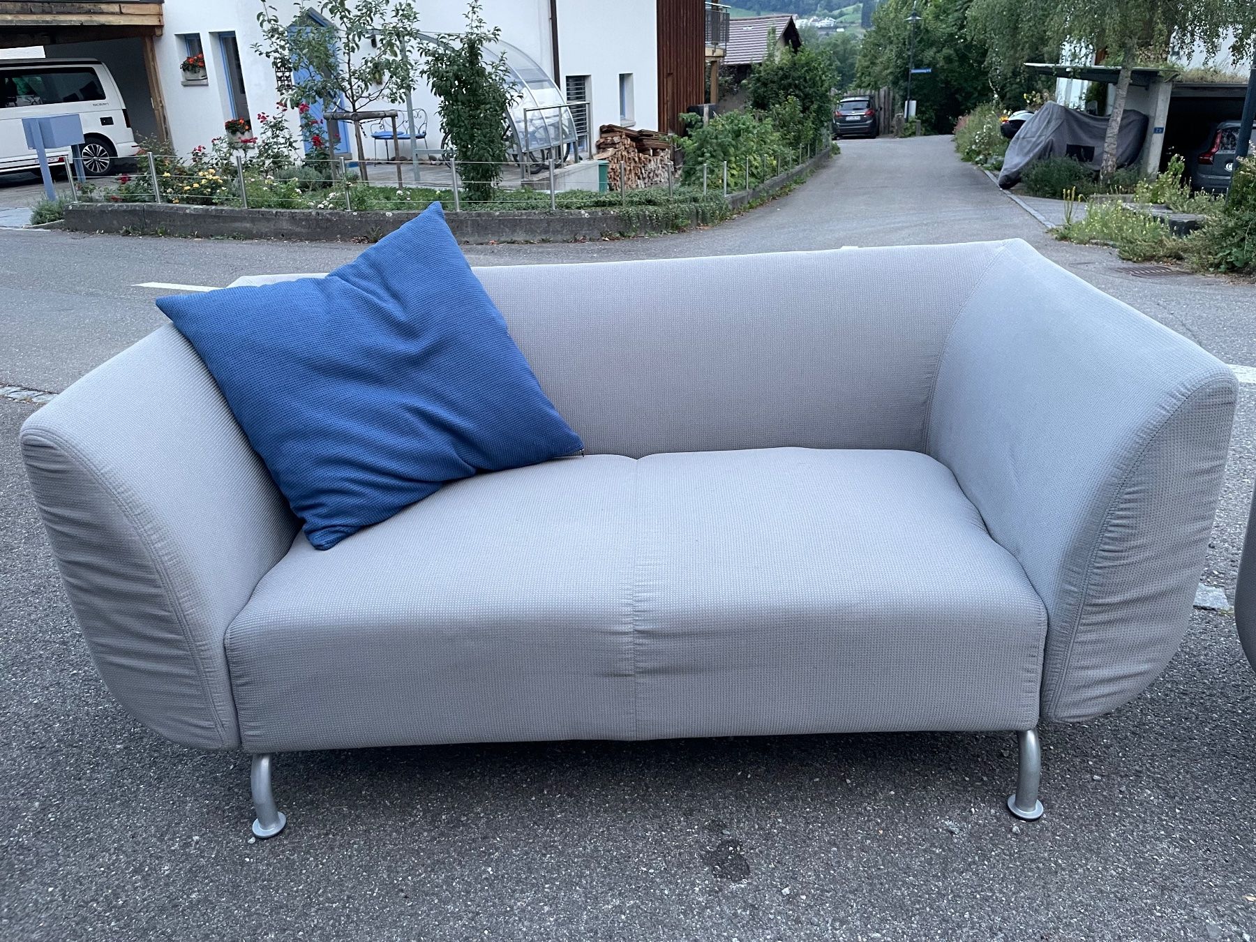 Farben: Sofa – Gebraucht aus Steffisburg von chhg 1