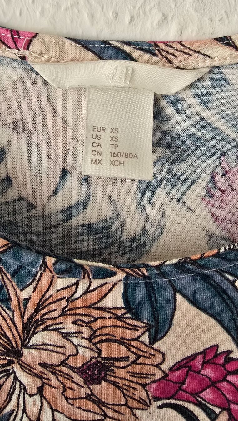 H&M Kleider: Robe à fleurs H&M taille XS – Gebraucht aus Genève von MariaS2 2