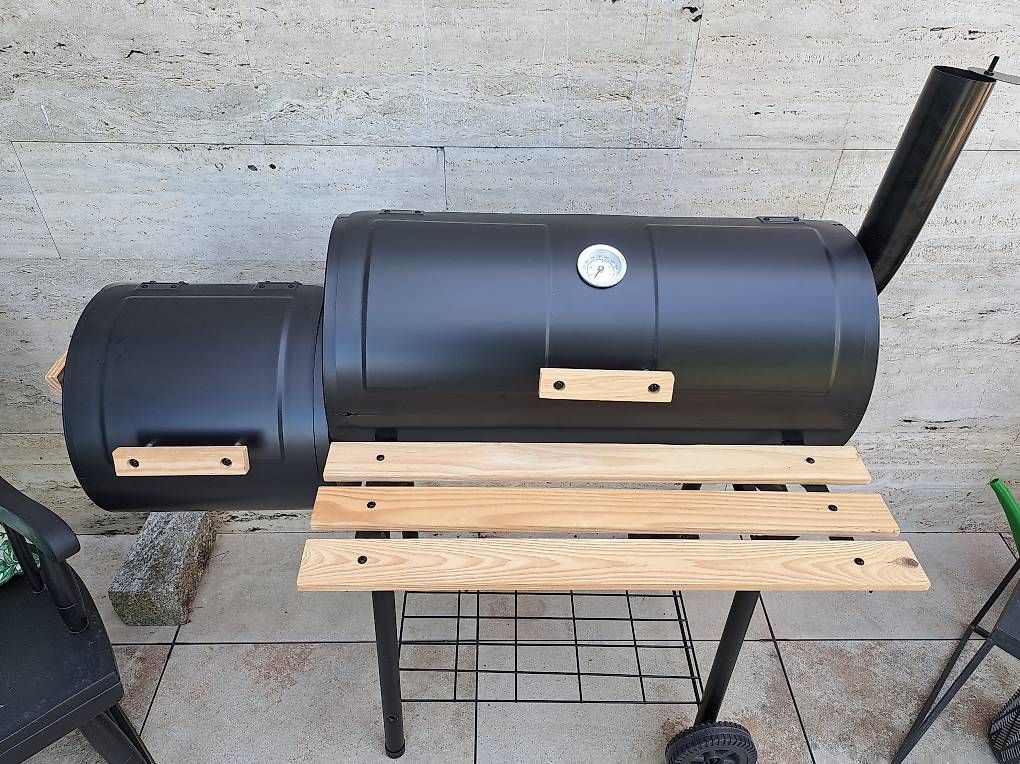 Grills: Grill – Gebraucht aus Pambio-Noranco von ang_lwc2