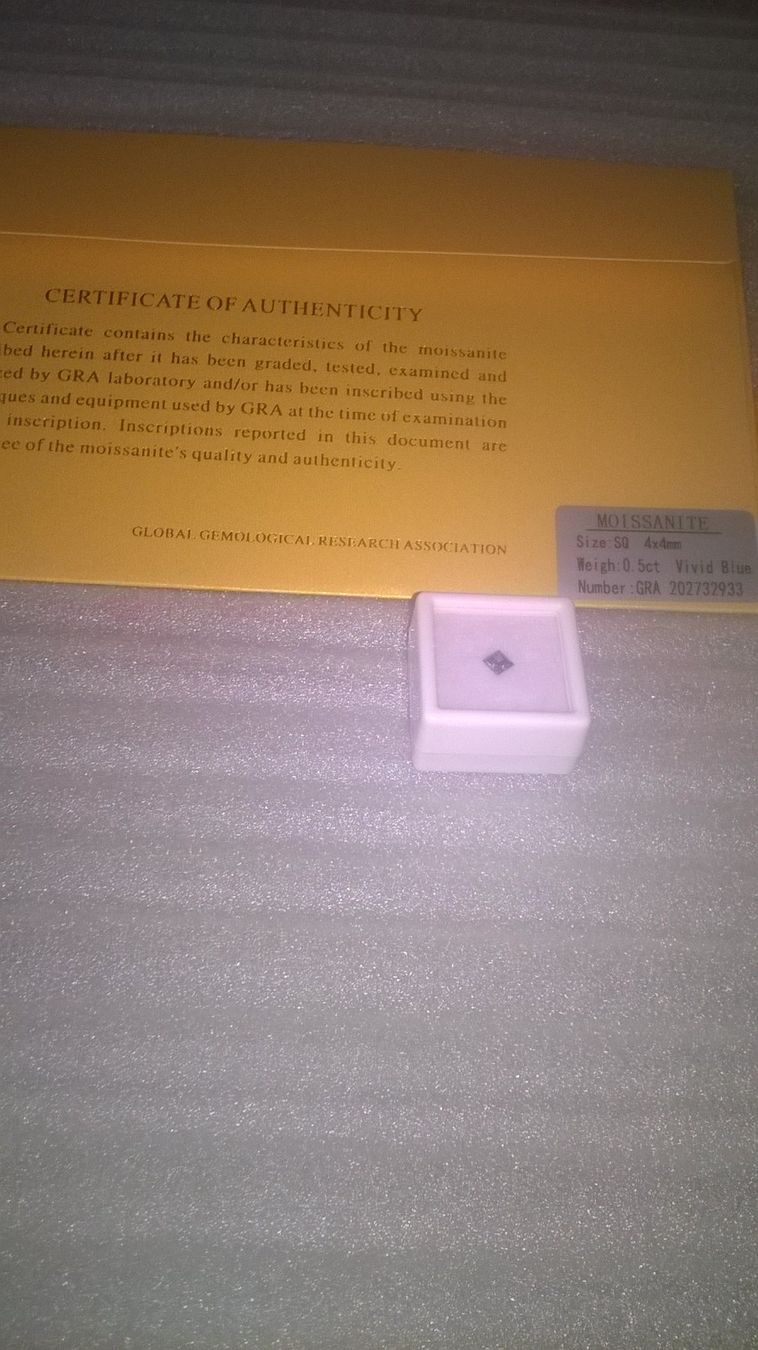 Pierres précieuses: echt diamant ,,moissanite,,0.5ct,,4 eckig,,hellblau – Neuf (Voir description) à Basel par bijoutrie_4