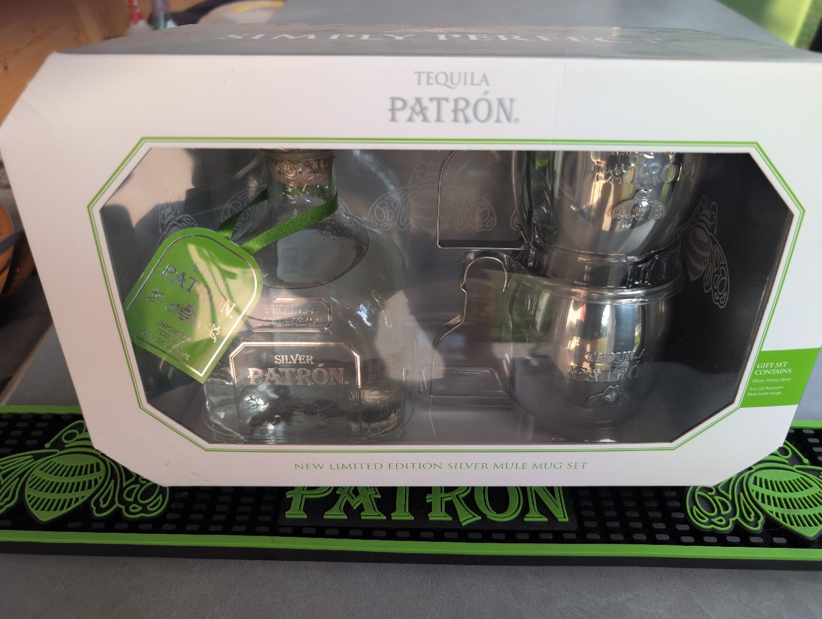 Sonstiges: Patron Silver Set limitierte Edition Geschenkset + Bar Matte – Neu und originalverpackt aus Waltenschwil von Andy.Z01