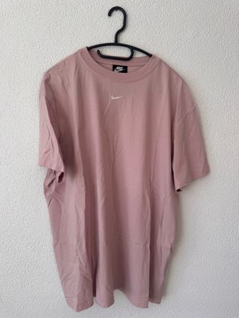 Nike T-shirt