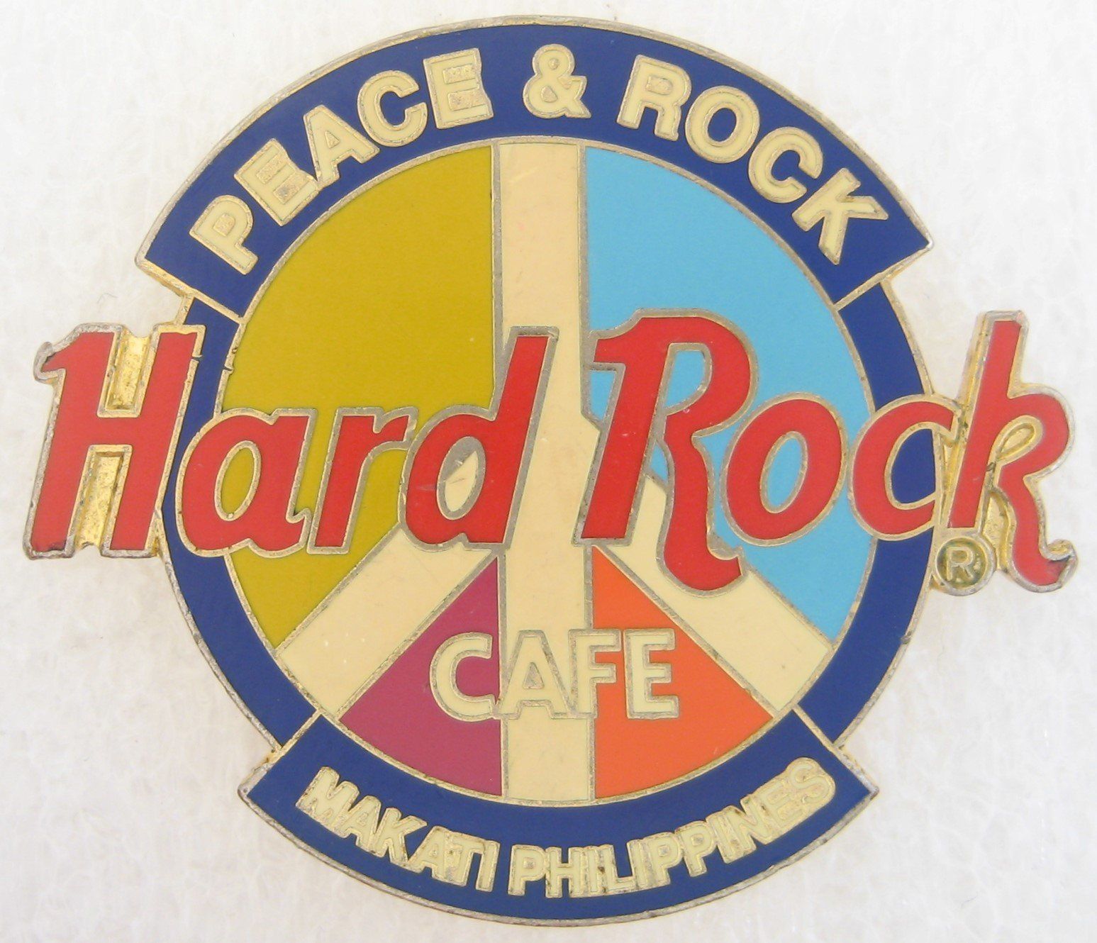 Hard Rock Cafe Placchette & Badge: Hard Rock Cafe Makati ______________ Hobby Data Base # 20802 – Usato da Emmenbrücke venduto da tms1122
