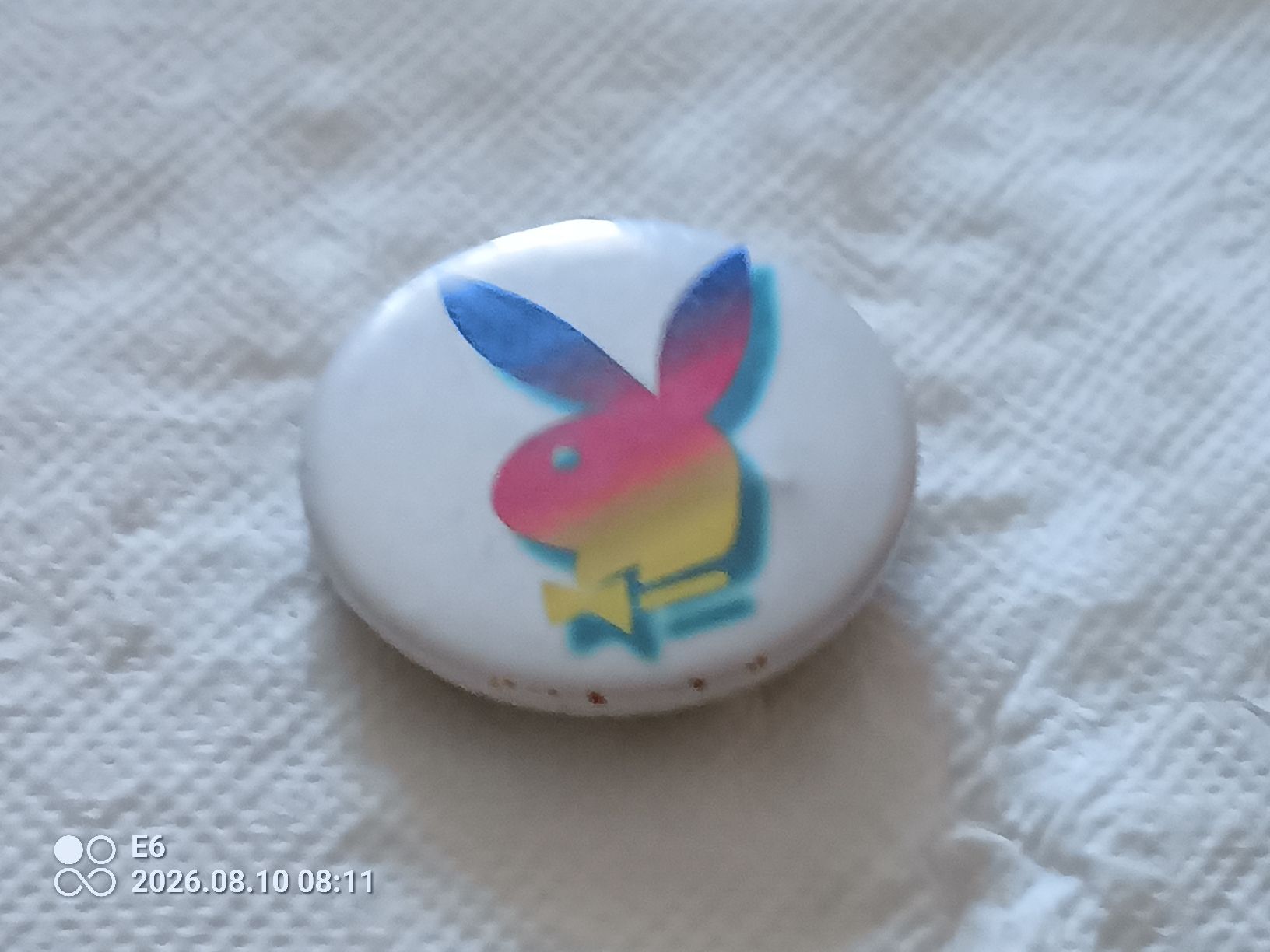 Plaquettes & Badges: Pin mit Häschen – Neuf (Voir description) à Zürich par Mitzi6