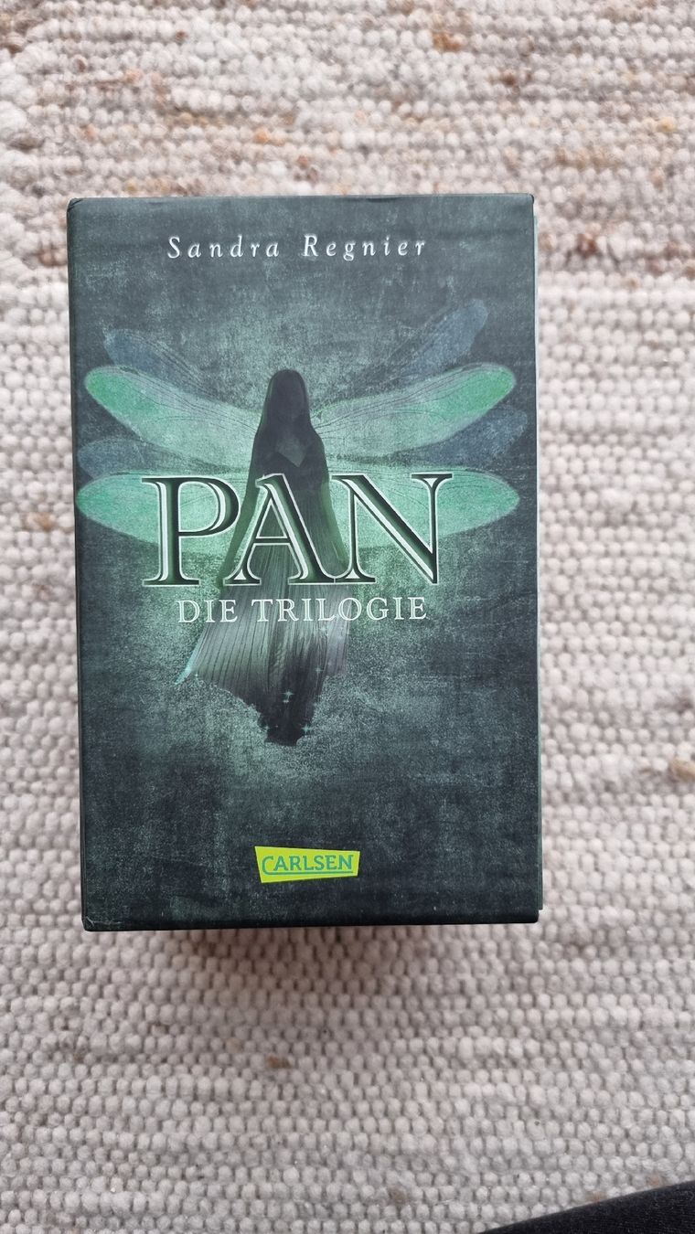 Libri: Sandra Regnier: Pan-Trilogie, Jugendbuch – Usato da Chur venduto da laramente