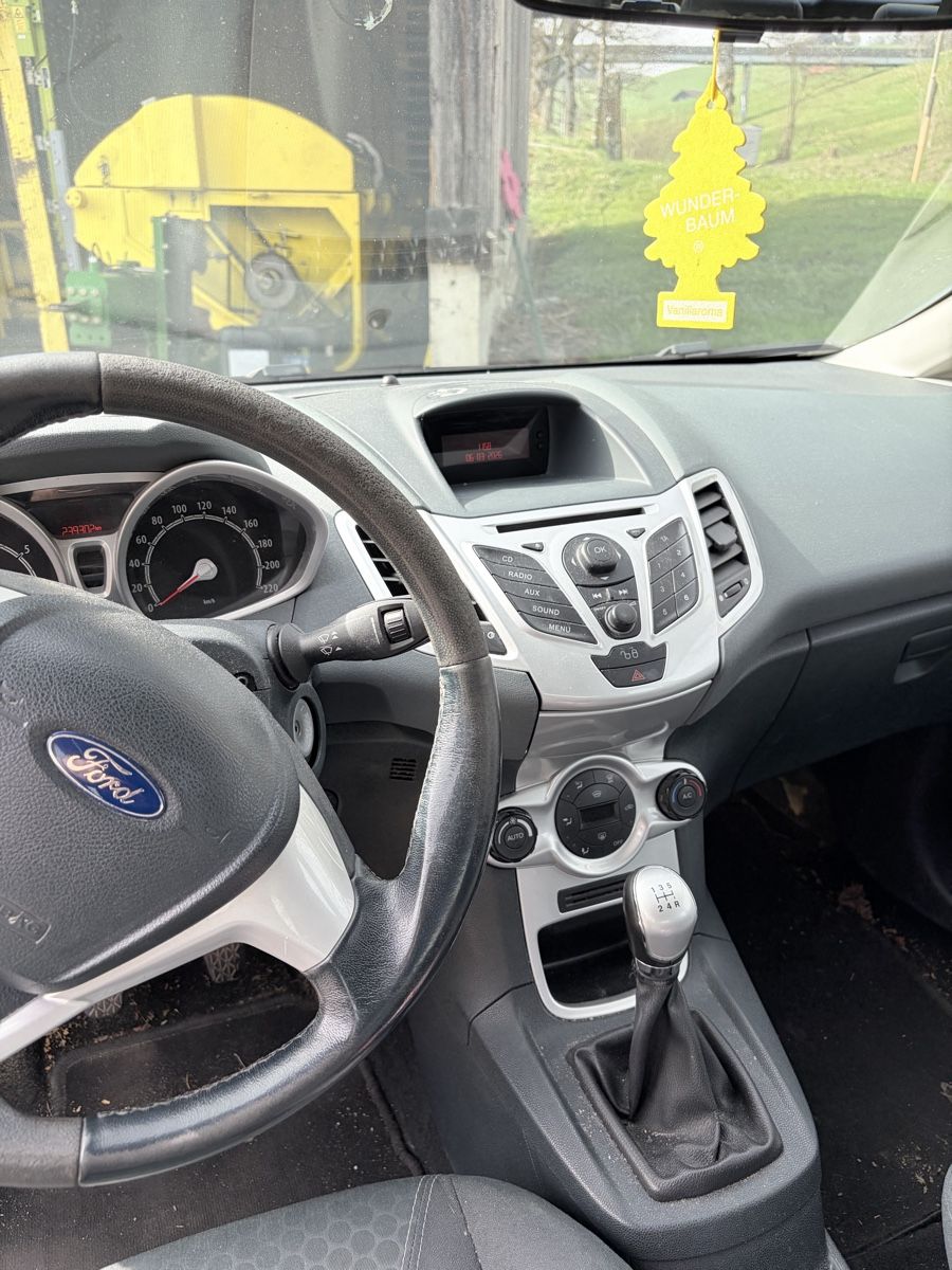 Ford Automobili: Ford Fiesta 1.6L dunkelgrau – Usato da Lützelflüh-Goldb venduto da joanaa.d 5