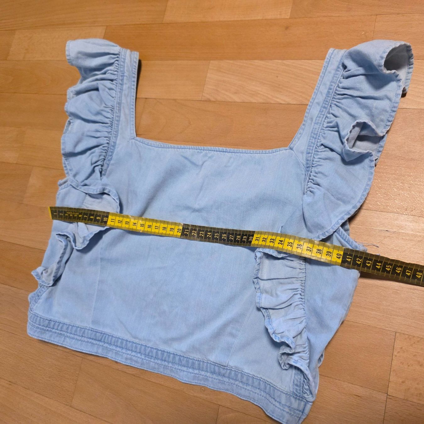 Na-kd Top: NA-KD Top 38/40 hellblau Denim Rüschen – Usato da Wald ZH venduto da CapLux 4