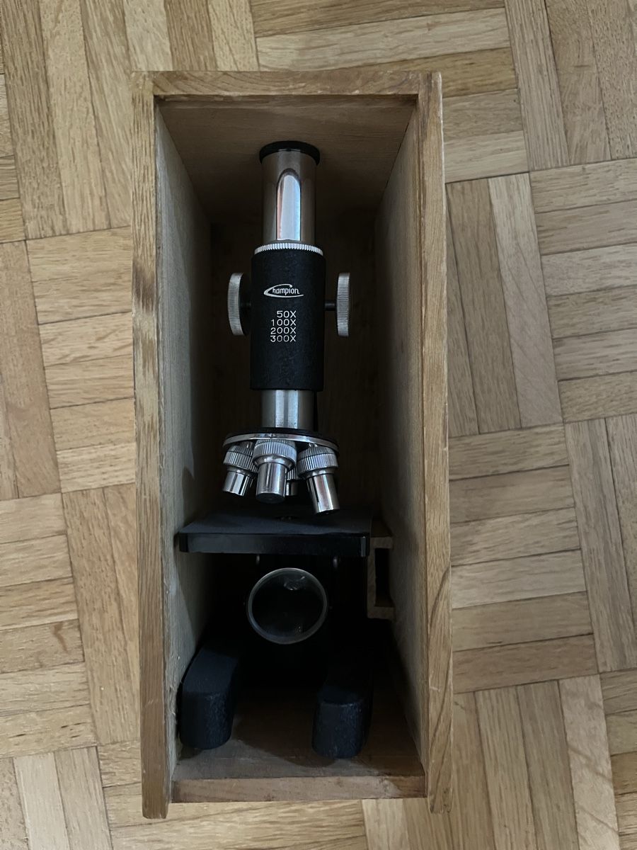 Microscopi: Vintage Microscope mit Holzbox - Schulanfang Geschenk!:) – Usato da Zürich venduto da ZurichFee