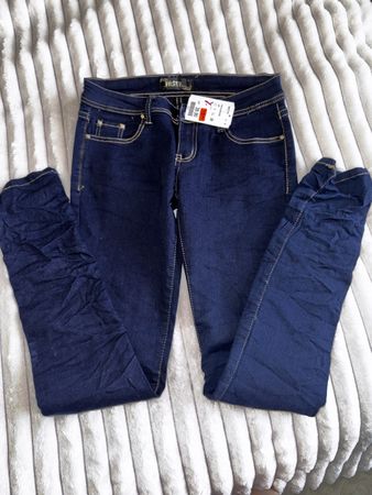 Dunkelblaue Jeans Gr. 38 - neuwertig für den Frühling!