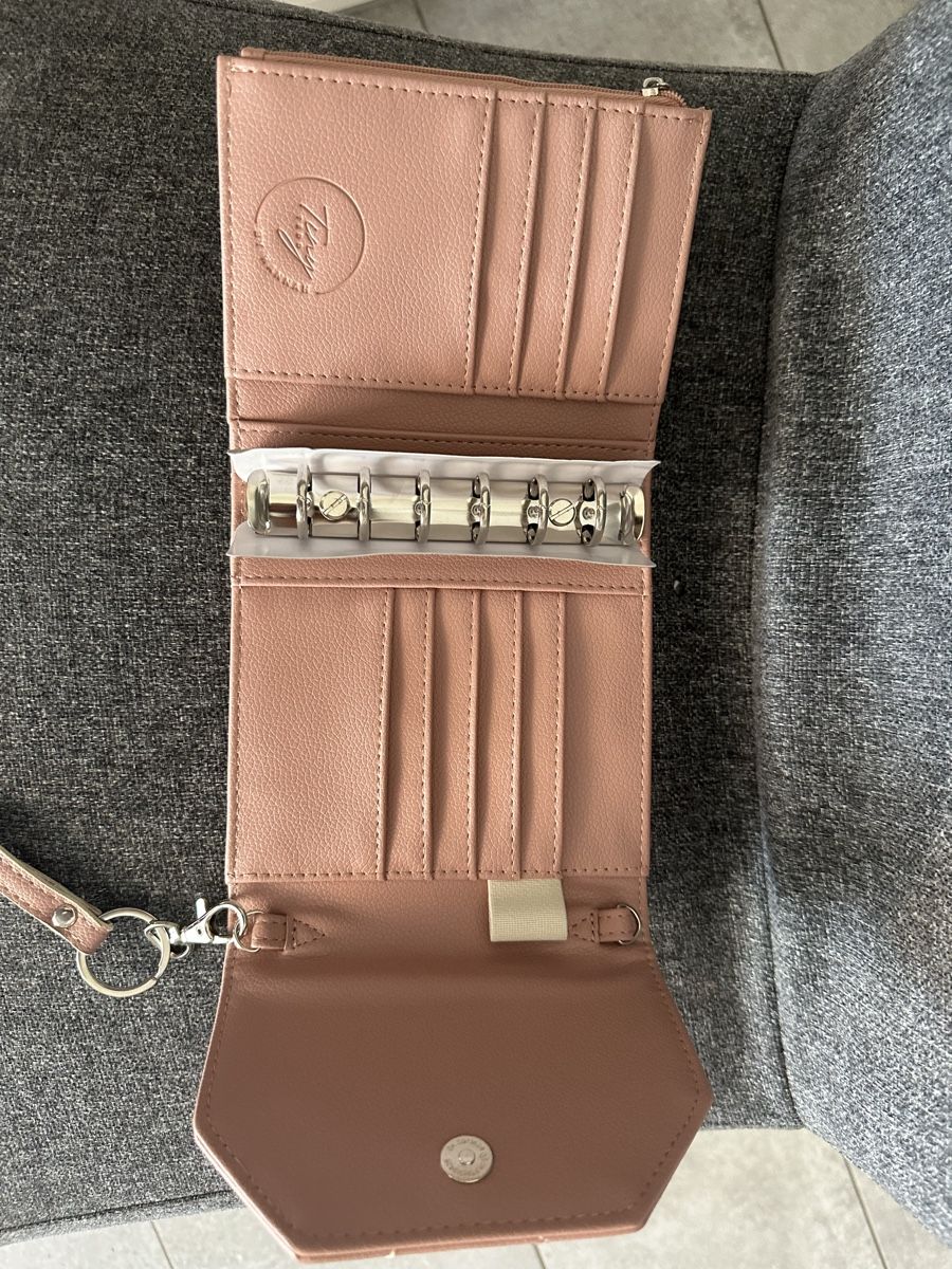 Portamonete: WALLET DE LUXE BINDER A7 from Tiny Ted – Nuovo (secondo la descrizione) da Aadorf venduto da mel_5b9w 2