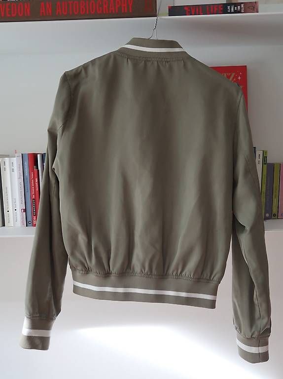 Jacken: Bomber Jacke  – Gebraucht aus Aadorf von lui_gm5d 1