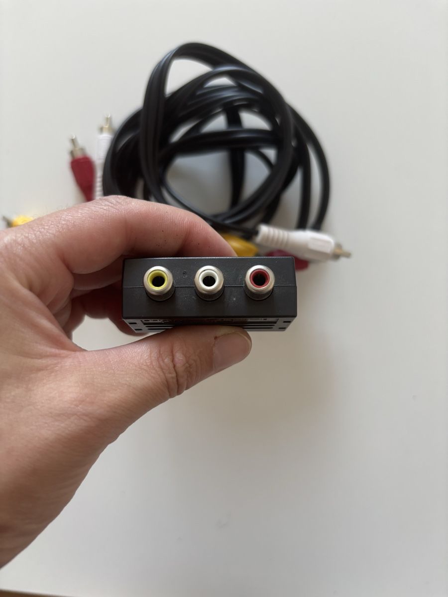 Cavi: Adaptateur AV RCA avec câble audio vidéo composite noir – Usato da La Chaux-de-Fonds venduto da DANIELA19961996 2