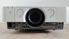 Beamer revidiert 4300 Lumen inkl Fernbedienung und Netzkabel